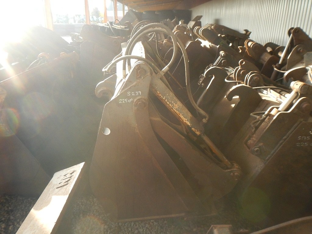 Sonstige Bagger & Lader des Typs Volvo Skovl med overfald 225cm - S239, Gebrauchtmaschine in Aabenraa (Bild 1)