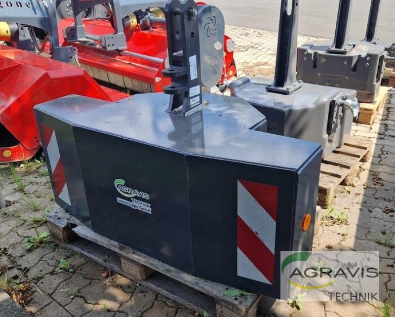 Sonstige Bagger & Lader of the type Werner BUSCHMEIER FRONTGEWICHT 1500 KG, Neumaschine in Meschede-Remblinghausen (Picture 1)