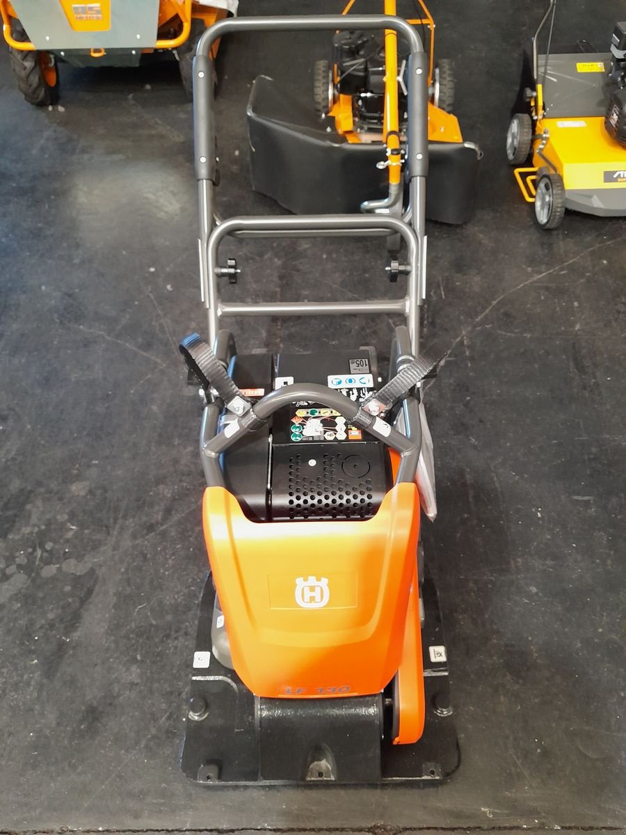 Sonstige Baumaschinen-Kleingeräte typu Husqvarna Rüttelplatte LF 130 LT (Diesel), Neumaschine v Bergheim (Obrázek 2)