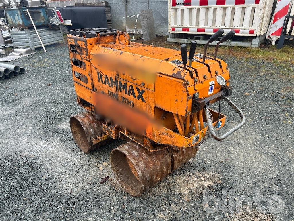 Sonstige Baumaschinen-Kleingeräte del tipo Rammax RW700, Gebrauchtmaschine en Düsseldorf (Imagen 2)