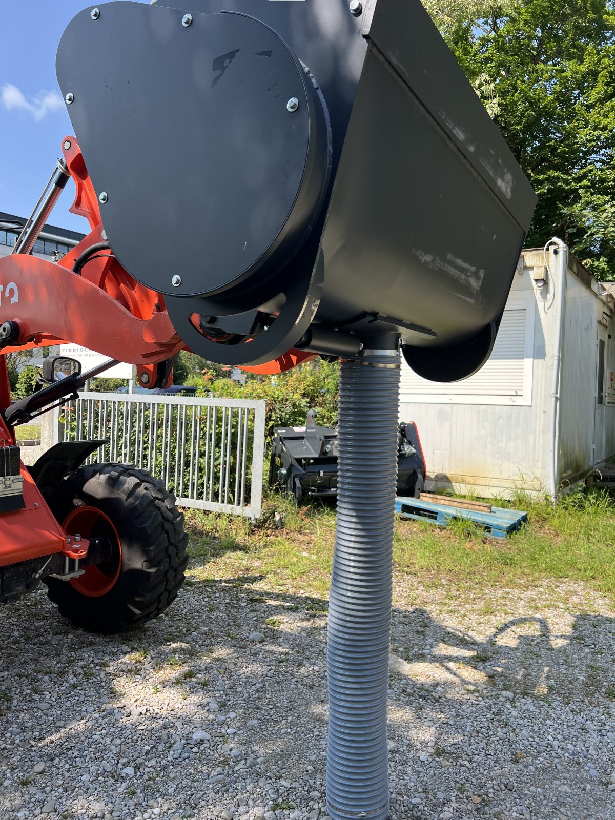 Sonstige Baumaschinen-Kleingeräte des Typs Sonstige Betonmischschaufel BM 400 mit mittiger und seitlicher Entladung, Neumaschine in Garching  (Bild 3)