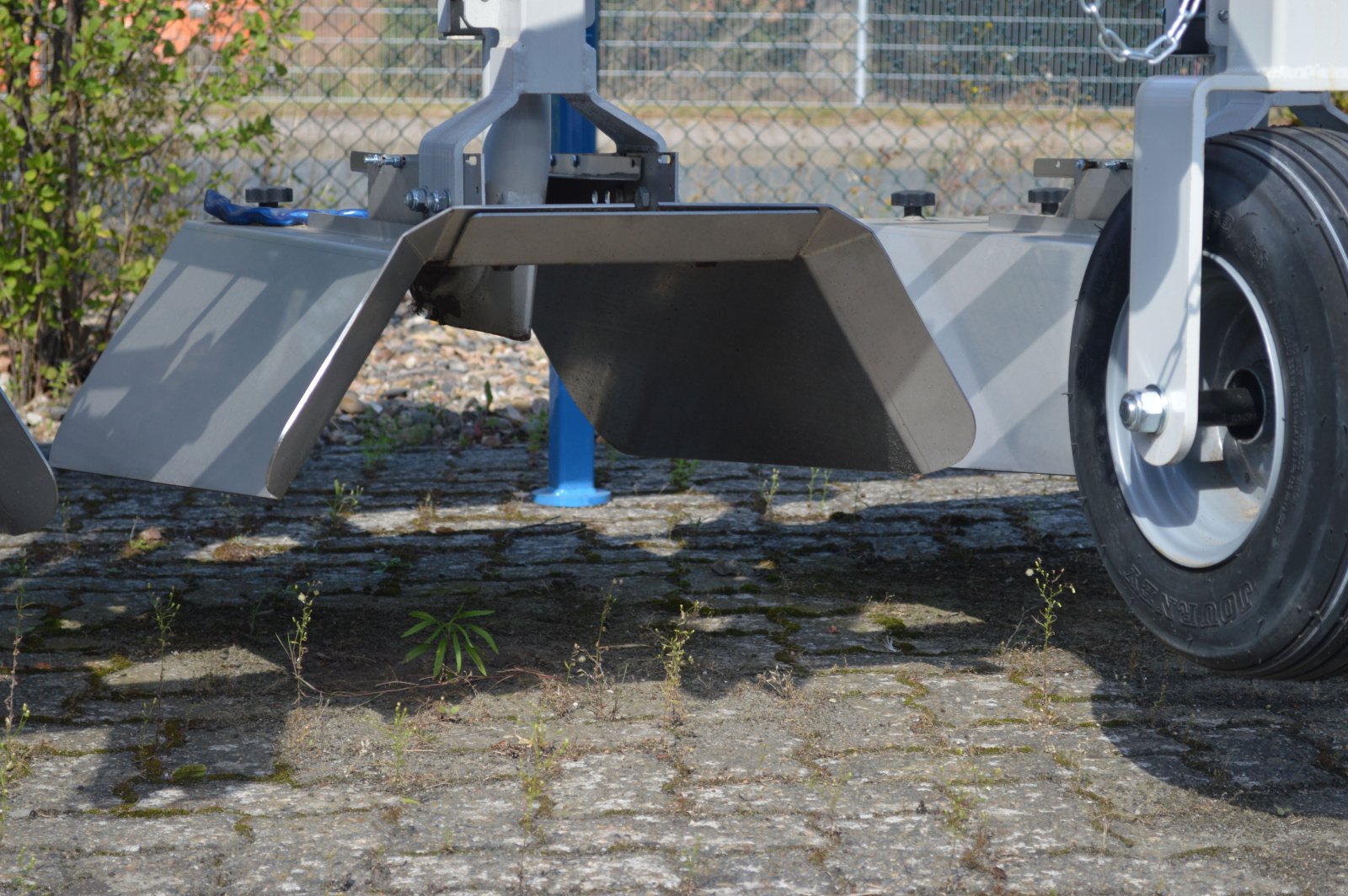 Sonstige Beregnungstechnik des Typs M.O.M. Tropfschlauch-Damm-Verlegemaschine, Neumaschine in Celle (Bild 3)