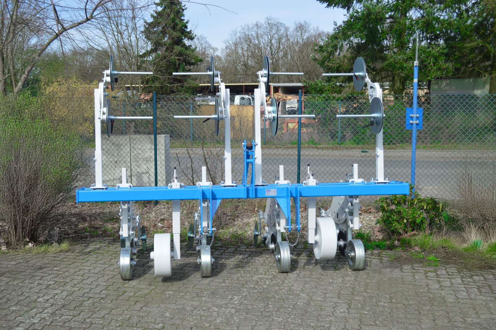 Sonstige Beregnungstechnik des Typs M.O.M. Tropfschlauch-Verlegemaschine, Neumaschine in Celle (Bild 2)