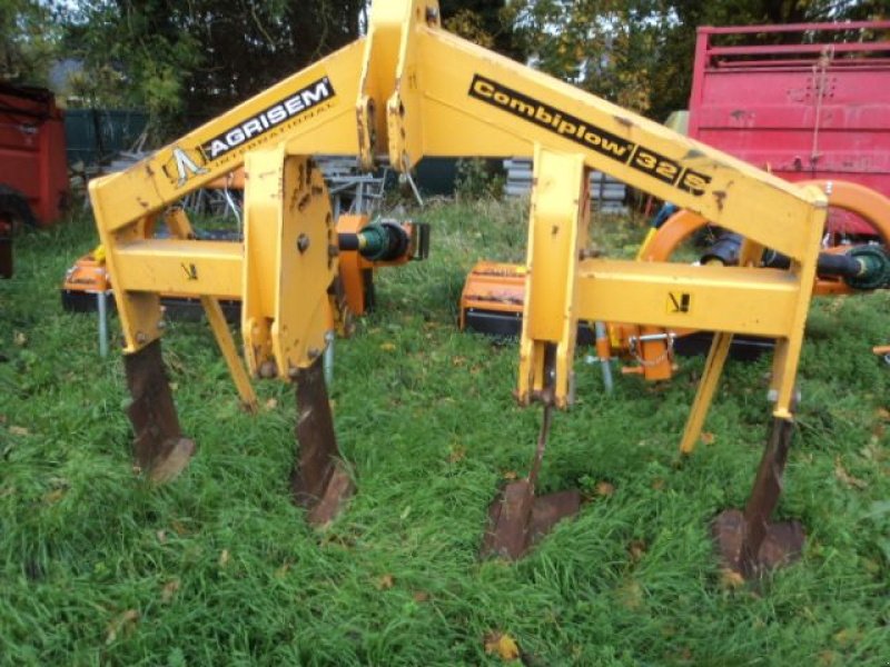 Sonstige Bodenbearbeitungsgeräte van het type Agrisem COMBIPLOW 32 S, Gebrauchtmaschine in MOULLE (Foto 1)