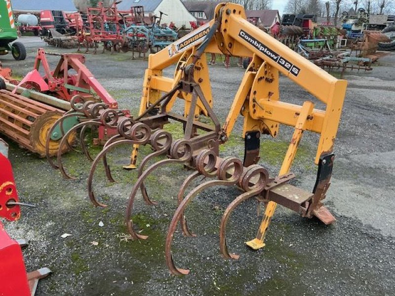 Sonstige Bodenbearbeitungsgeräte des Typs Agrisem COMBIPLOW32SUP, Gebrauchtmaschine in les hayons (Bild 3)