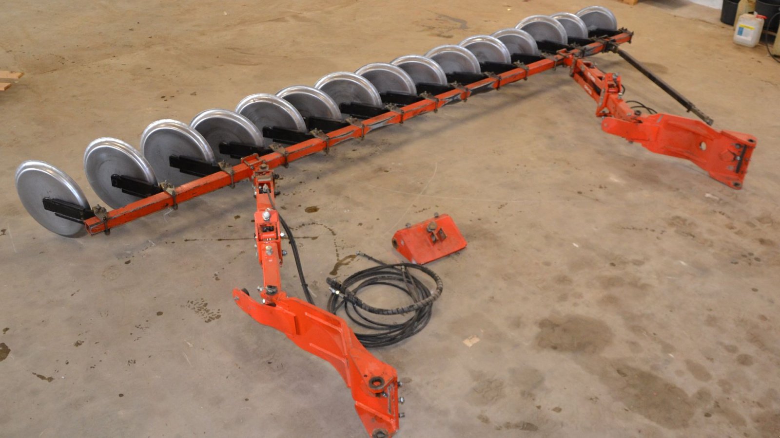 Sonstige Bodenbearbeitungsgeräte Türe ait Agro Integreret jordpakker til Kuhn Vari-Master 5 furet   passer på VM 153, Gebrauchtmaschine içinde Vils, Mors (resim 4)