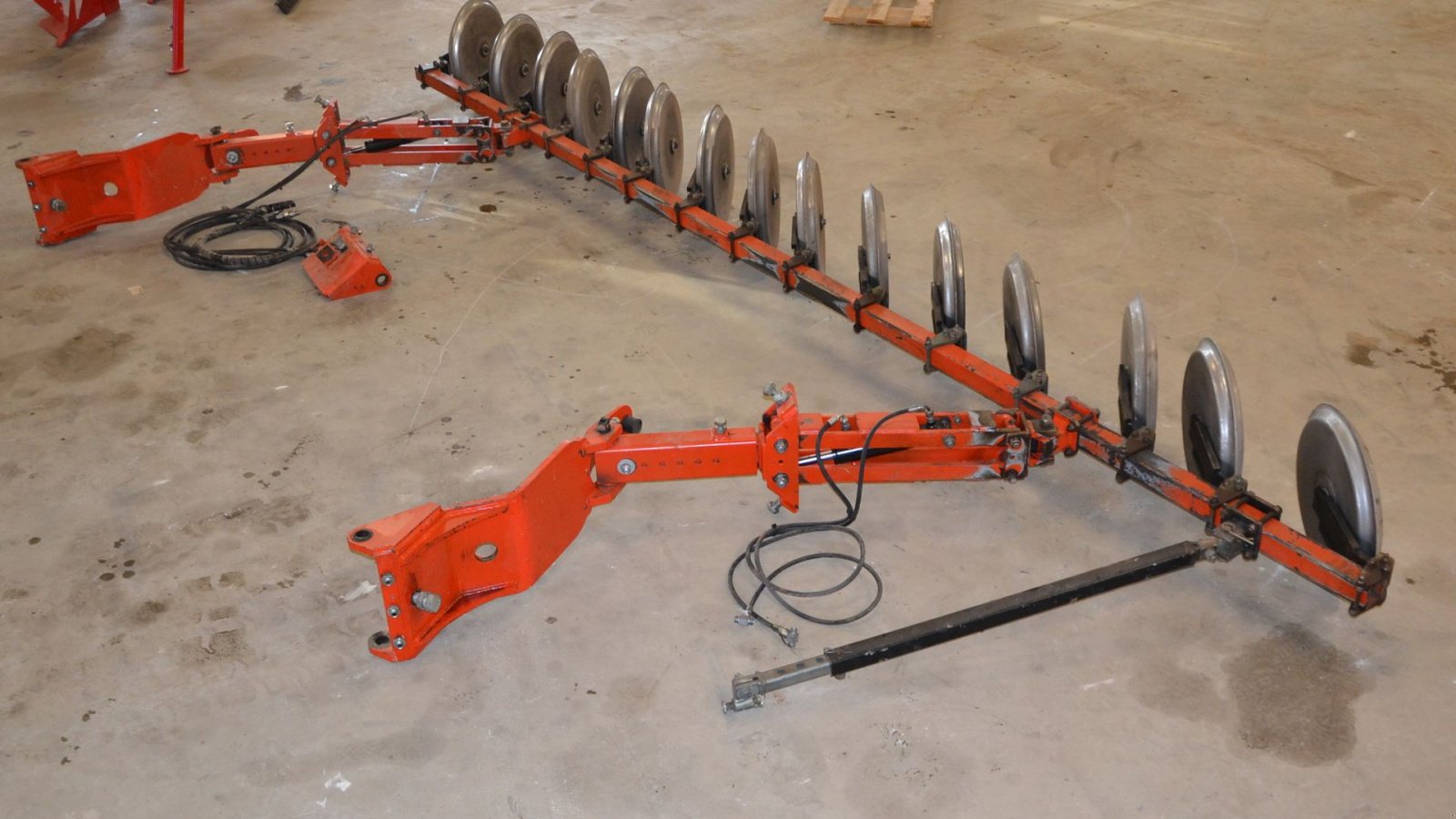 Sonstige Bodenbearbeitungsgeräte Türe ait Agro Integreret jordpakker til Kuhn Vari-Master 5 furet   passer på VM 153, Gebrauchtmaschine içinde Vils, Mors (resim 6)