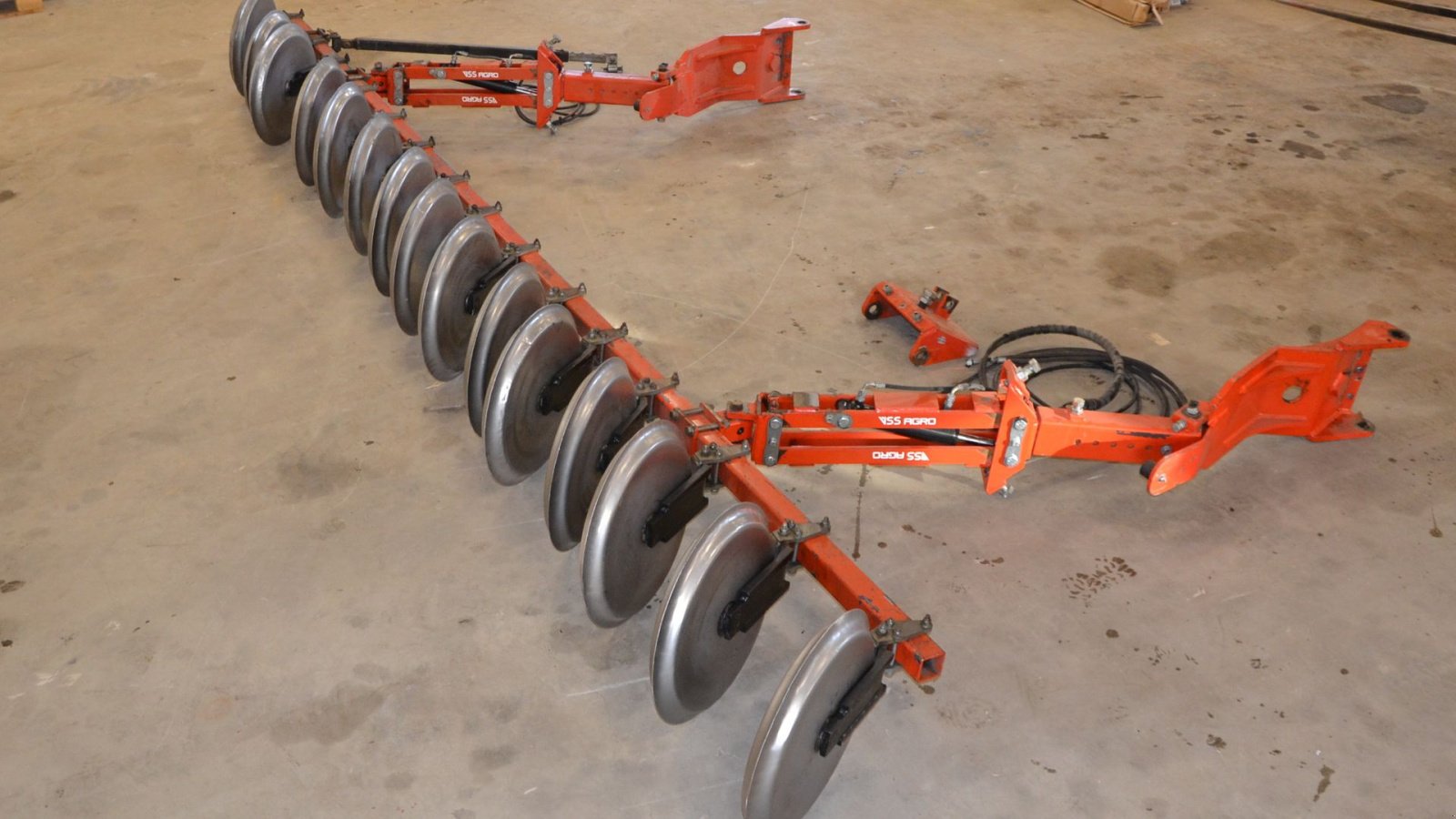 Sonstige Bodenbearbeitungsgeräte Türe ait Agro Integreret jordpakker til Kuhn Vari-Master 5 furet   passer på VM 153, Gebrauchtmaschine içinde Vils, Mors (resim 1)