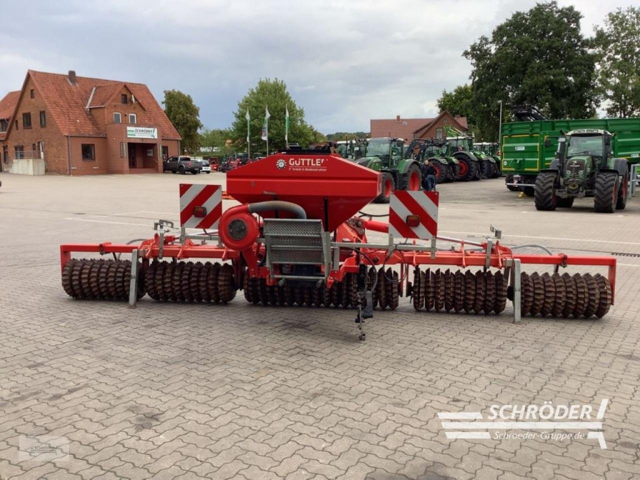 Sonstige Bodenbearbeitungsgeräte typu Güttler MATADOR 610-180 + PNEUMATIKSTREUER EPS 5, Gebrauchtmaschine v Wildeshausen (Obrázek 4)