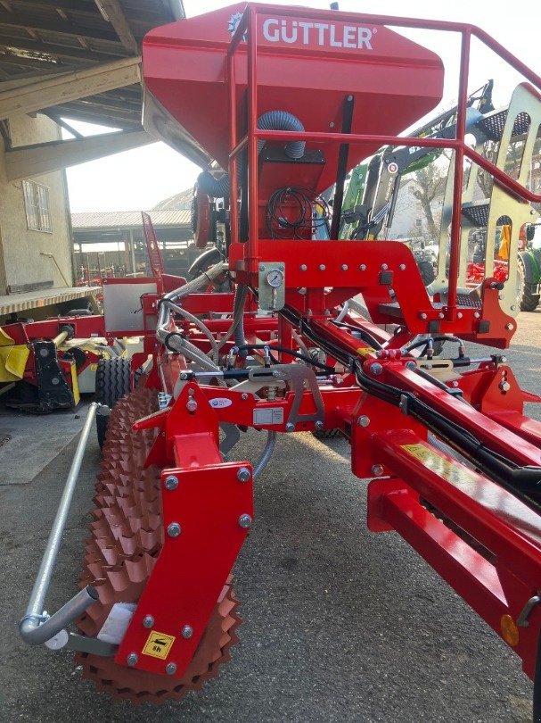 Sonstige Bodenbearbeitungsgeräte des Typs Güttler Mayor 640, Neumaschine in Bubendorf (Bild 1)