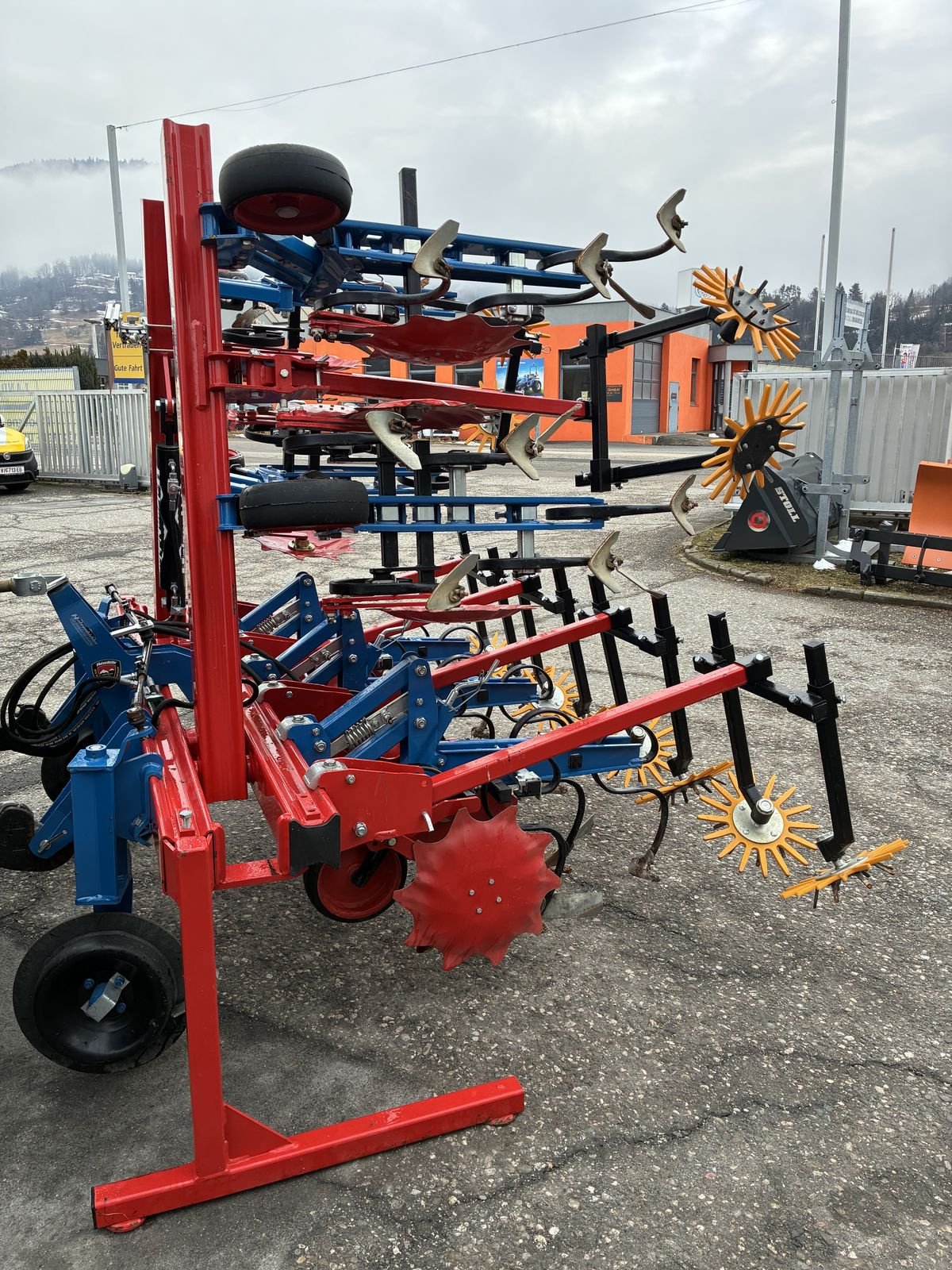 Sonstige Bodenbearbeitungsgeräte tip Hatzenbichler 6 Reihig hydraulisch, Gebrauchtmaschine in Villach (Poză 3)