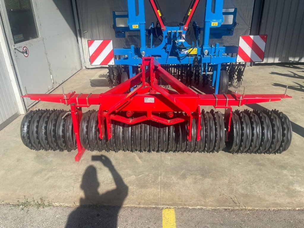 Sonstige Bodenbearbeitungsgeräte of the type HE-VA front roller 3 .00 m, Neumaschine in Domdidier (Picture 3)