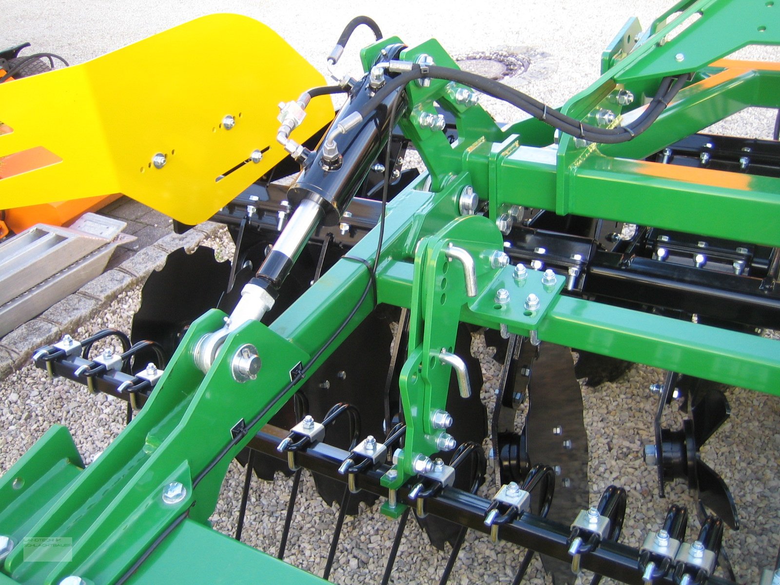 Sonstige Bodenbearbeitungsgeräte tip Kerner Helix H300, Neumaschine in Ingolstadt (Poză 4)