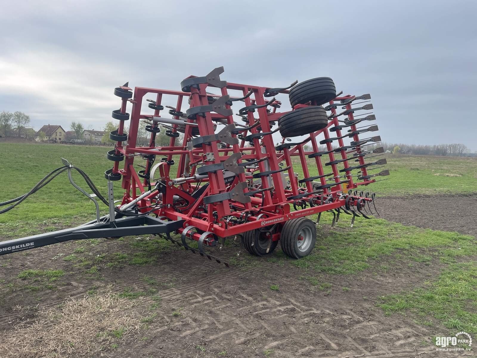 Sonstige Bodenbearbeitungsgeräte типа Kongskilde Vibro Master 4000, Gebrauchtmaschine в Csengele (Фотография 1)