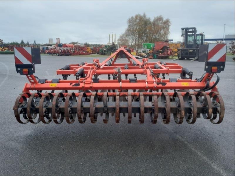 Sonstige Bodenbearbeitungsgeräte du type Kuhn CULTIMER-L350, Gebrauchtmaschine en ANTIGNY (Photo 6)
