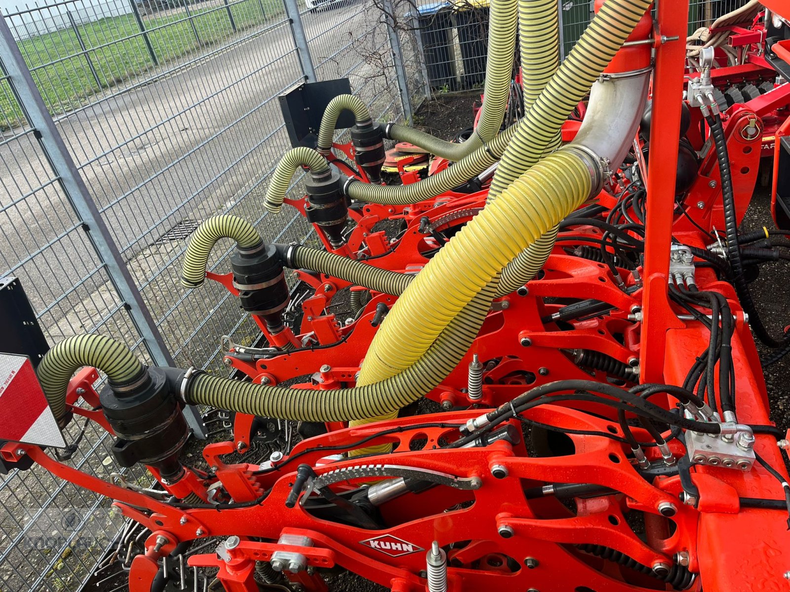 Sonstige Bodenbearbeitungsgeräte a típus Kuhn Striger Stripp Till 300M, Neumaschine ekkor: Ringsheim (Kép 9)