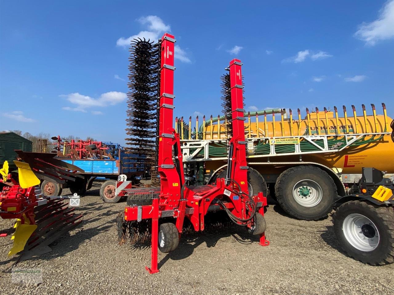 Sonstige Bodenbearbeitungsgeräte des Typs Pöttinger Rotocare V 8000, Neumaschine in Bad Wildungen - Wega (Bild 1)
