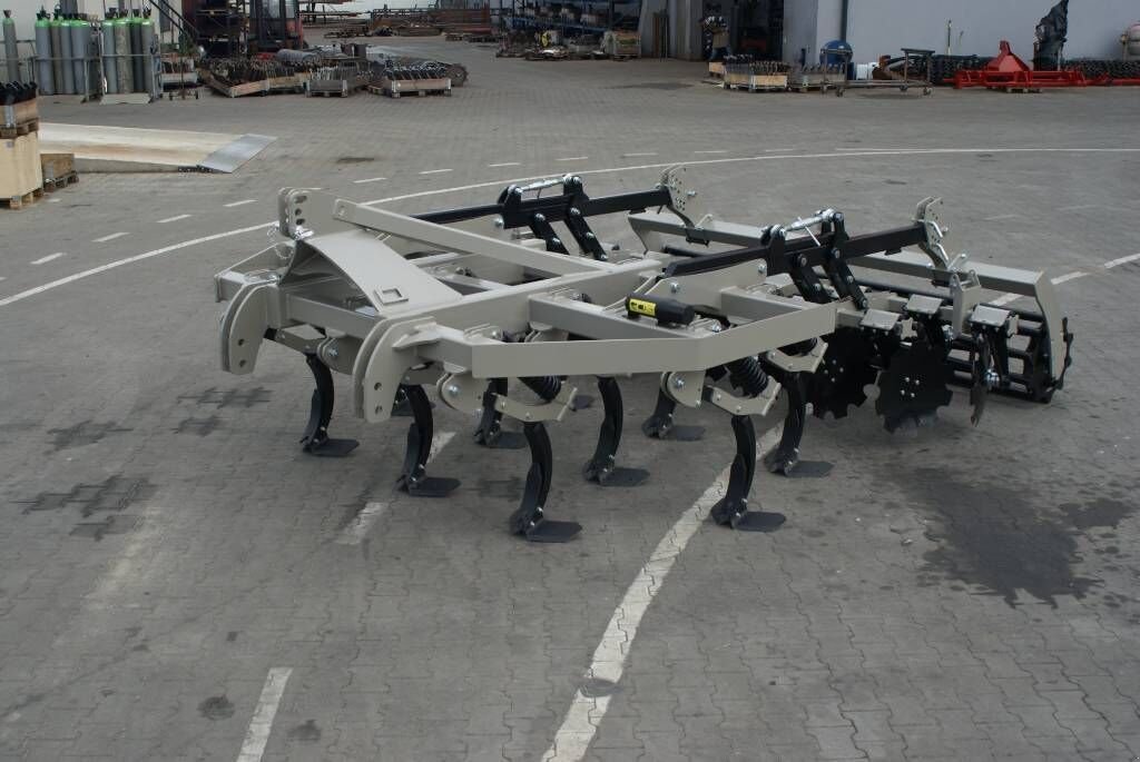 Sonstige Bodenbearbeitungsgeräte des Typs Sonstige Flügelschargrubber / no-till cultivator, Neumaschine in Michałowo (Bild 2)
