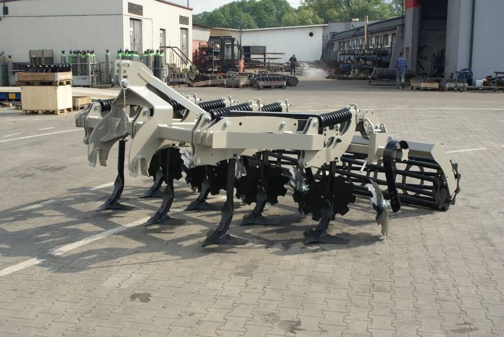 Sonstige Bodenbearbeitungsgeräte des Typs Sonstige Flügelschargrubber / stubble cultivator, Neumaschine in Michałowo (Bild 1)