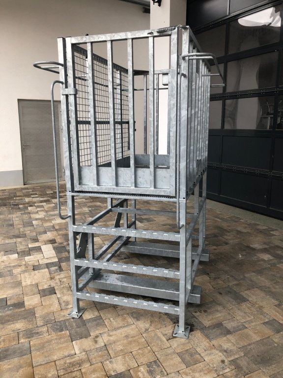 Sonstige Bühnen of the type Fliegl Arbeitsbühne, Neumaschine in Rennertshofen (Picture 3)