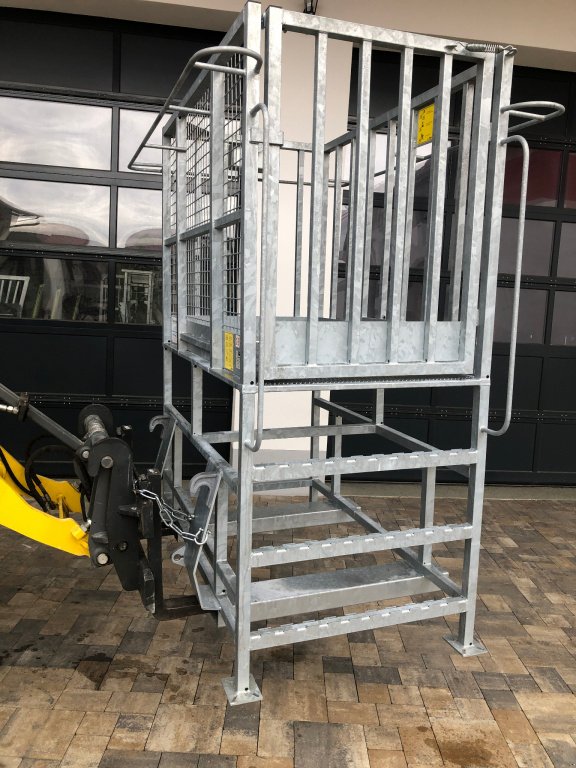 Sonstige Bühnen of the type Fliegl Arbeitsbühne, Neumaschine in Rennertshofen (Picture 5)