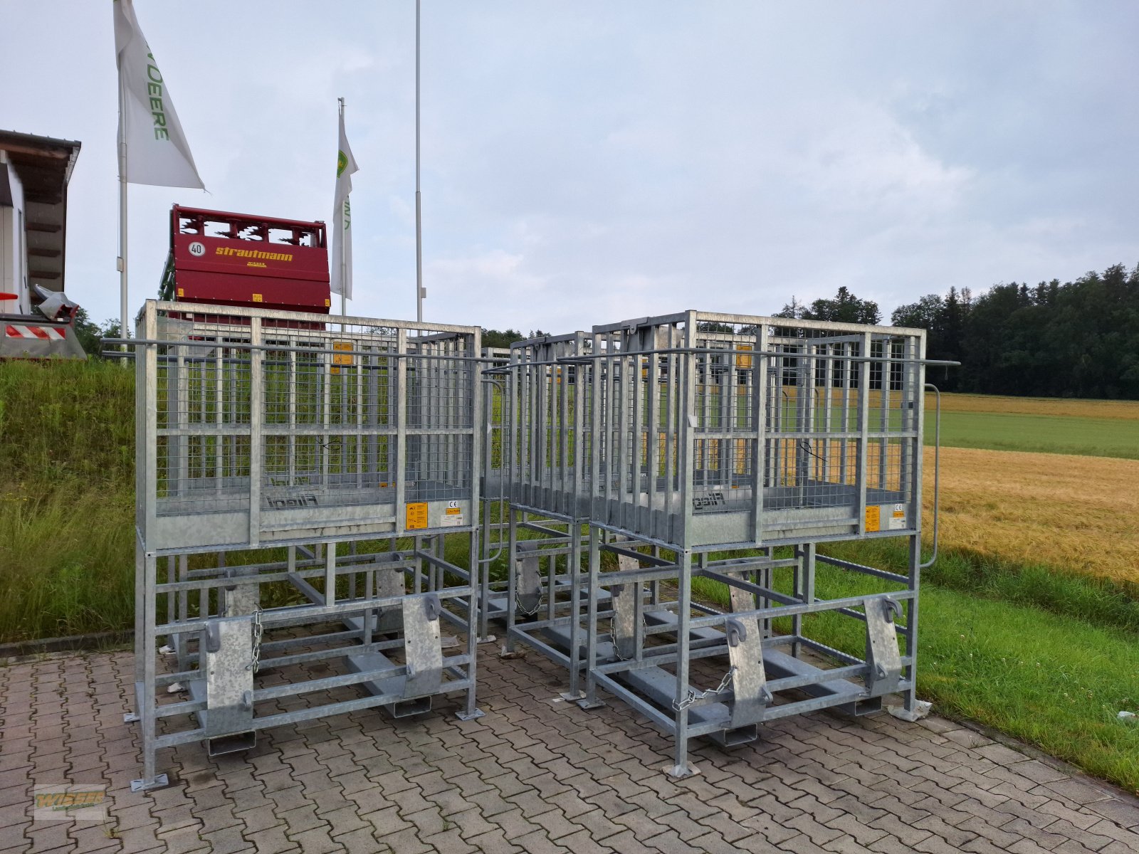 Sonstige Bühnen of the type Fliegl Arbeitsbühne, Neumaschine in Frauenneuharting (Picture 1)