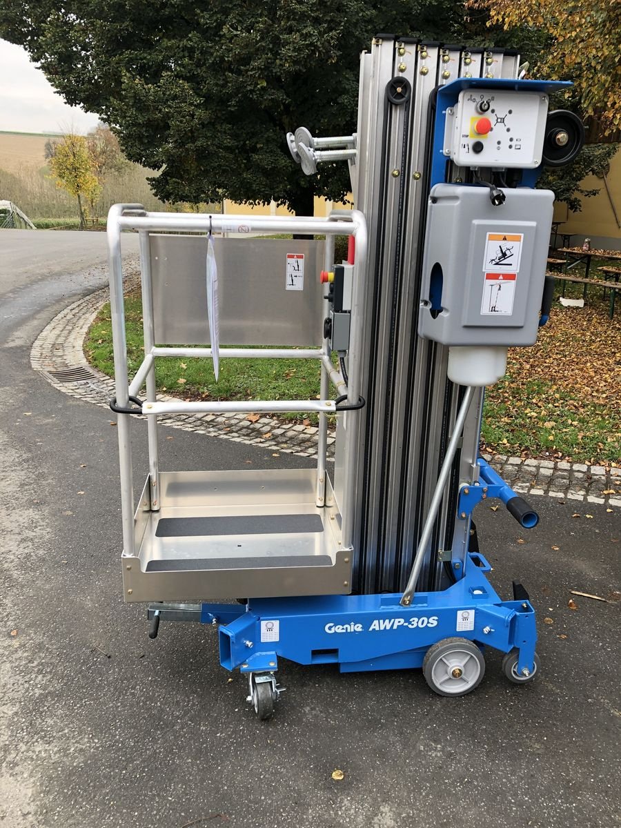 Sonstige Bühnen des Typs Genie AWP 30 S, Neumaschine in Wolfsbach (Bild 1)