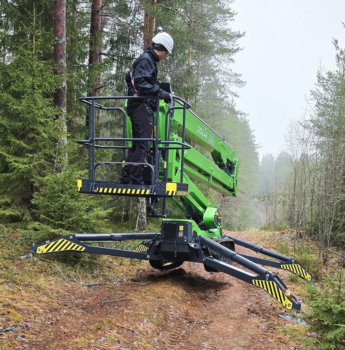 Sonstige Bühnen del tipo Sonstige Leguan Lifts Hubarbeitsbühne Leguan 265, Neumaschine en Waidhofen an der Thaya (Imagen 4)