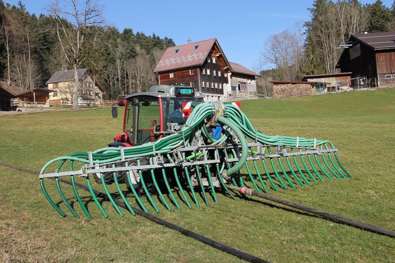 Sonstige Düngung & Pflanzenschutztechnik of the type Agrar Schneider SVK-Schleppschlauchverteiler, Neumaschine in Balterswil (Picture 8)