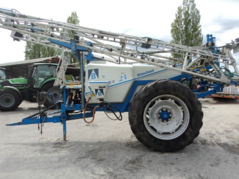 Sonstige Düngung & Pflanzenschutztechnik des Typs Sonstige RAMPE 27-28, Gebrauchtmaschine in MOULLE (Bild 4)