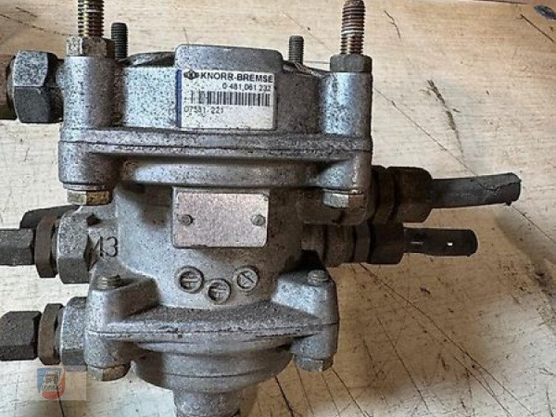 Sonstige Ersatzteile del tipo Bosch Knoor 0481061232 Anhängersteuerventil Bremsventil Unimog, gebraucht In Fitzen