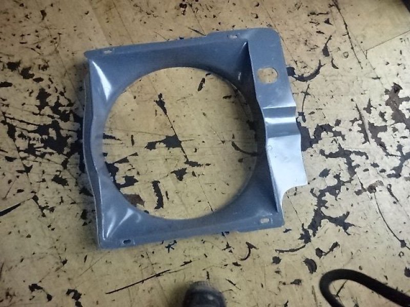 Sonstige Ersatzteile des Typs Case IH 433- 933- Kühlerzarge von 33 Serie - Neu, neu in Neureichenau (Bild 13)