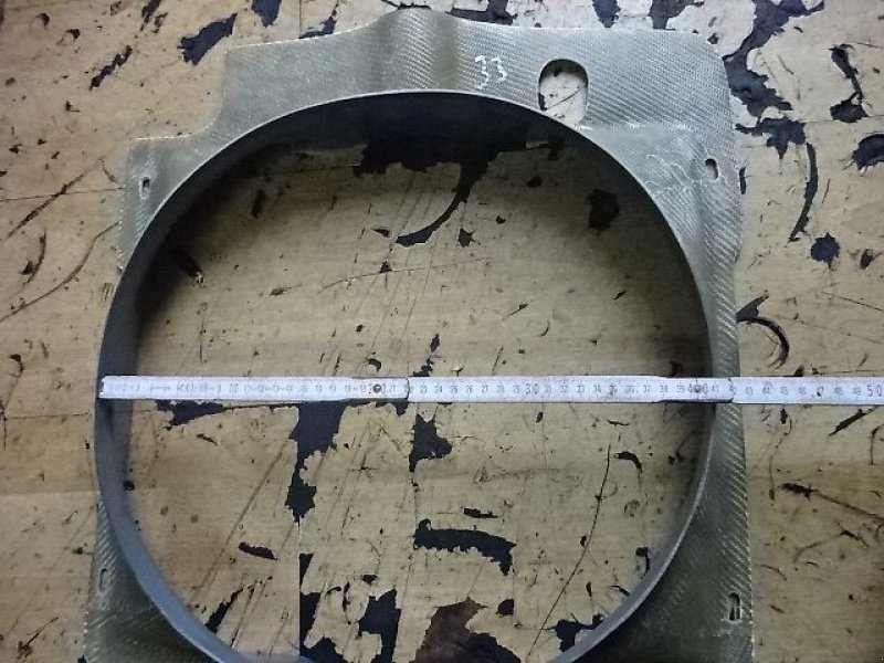 Sonstige Ersatzteile des Typs Case IH 433- 933- Kühlerzarge von 33 Serie - Neu, neu in Neureichenau (Bild 4)