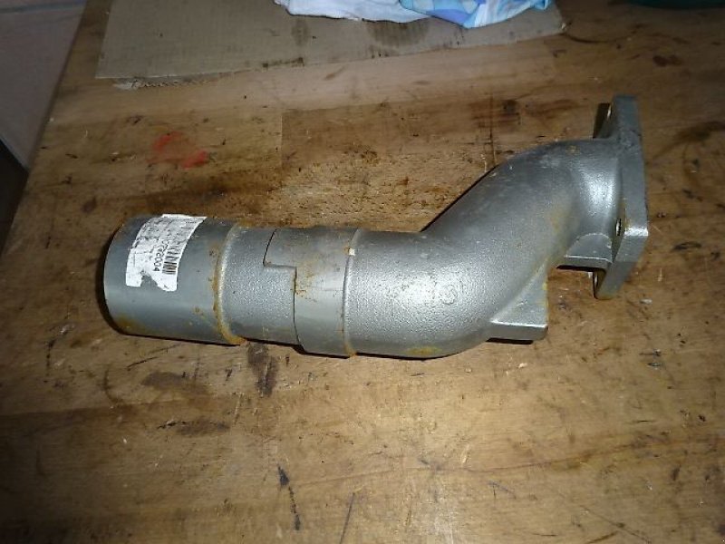 Sonstige Ersatzteile typu Case IH Krümmeraufsatz- NEU- Krümmerstutzen von Case - IH - 1056 - 6 Zylinder Modell, neu v Neureichenau (Obrázek 12)