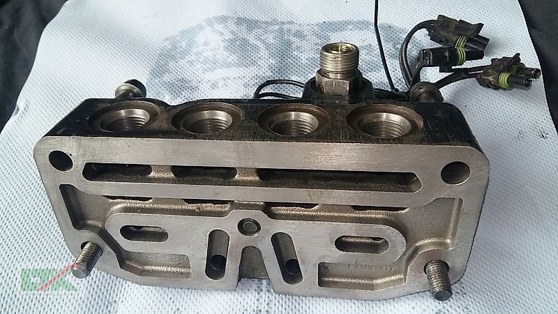 Sonstige Ersatzteile des Typs Case IH MAXXUM 51-er Serie  2 x  Magnetventilgehäüse, gebraucht in Kathendorf (Bild 2)