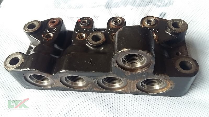 Sonstige Ersatzteile des Typs Case IH MAXXUM 51-er Serie  2 x  Magnetventilgehäüse, gebraucht in Kathendorf (Bild 3)