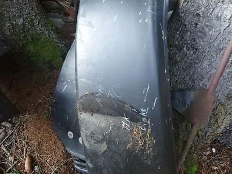 Sonstige Ersatzteile za tip Deutz-Fahr Kotflügel vorne von Deutz Agrotron MK 3, gebraucht u Neureichenau