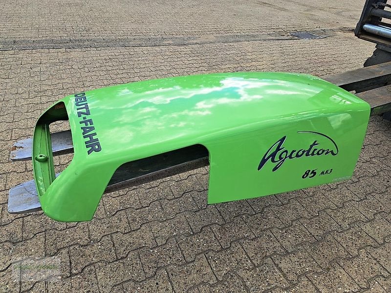Sonstige Ersatzteile des Typs Deutz-Fahr Motorhaube Agrotron 4 Zylinder altes Modell, neu in Leichlingen (Bild 2)