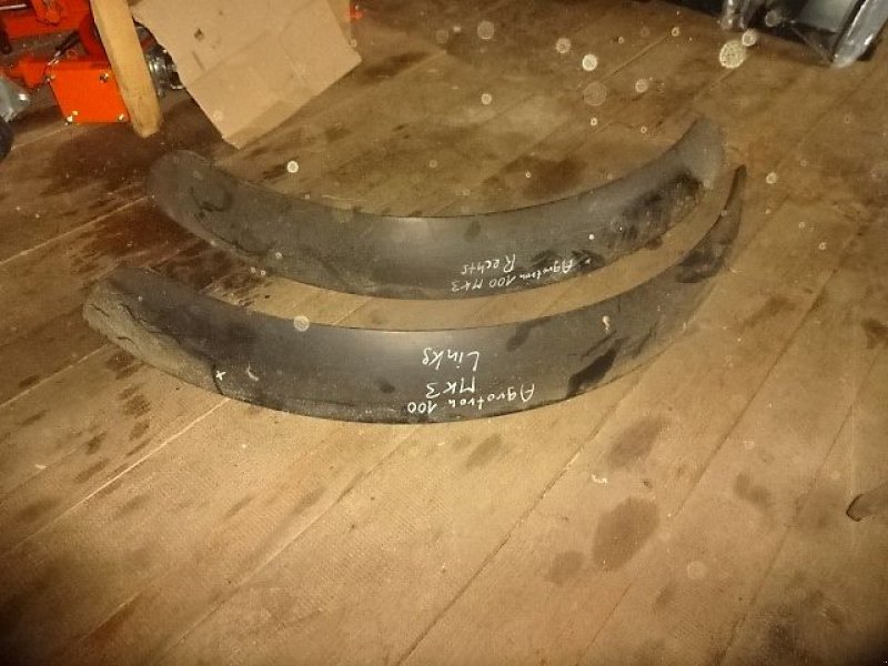 Sonstige Ersatzteile des Typs Deutz Agrotron -100 -  MK 2 -- MK 3 Kotflügel- Verbreiterungen, gebraucht in Neureichenau (Bild 4)