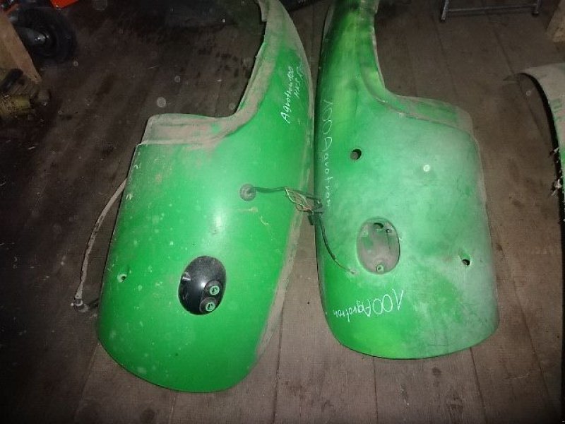Sonstige Ersatzteile des Typs Deutz Agrotron -100 -  MK 2 -- MK 3 Kotflügel- Verbreiterungen, gebraucht in Neureichenau (Bild 1)