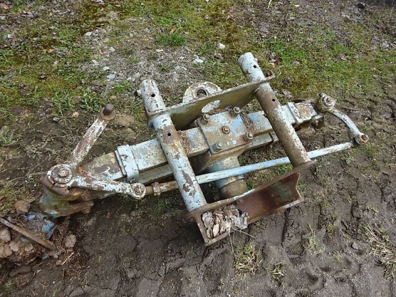 Sonstige Ersatzteile typu Eicher Vorderachse von Eicher Traktor gebrauchte- Gefederte Achse, gebraucht w Neureichenau (Zdjęcie 8)