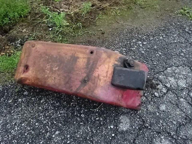 Sonstige Ersatzteile des Typs IHC Kotflügel hinten von IH D 219 gebraucht, gebraucht in Neureichenau (Bild 5)