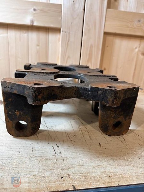 Sonstige Ersatzteile от тип MB Crusher Trac 1100 1300 1500 442 443 Zugmaul mit Halter Träger, gebraucht в Fitzen (Снимка 7)