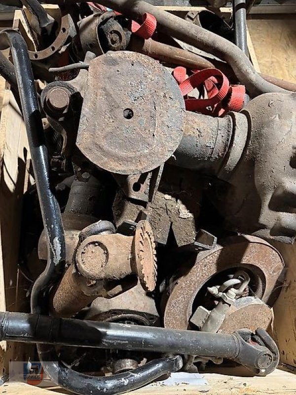 Sonstige Ersatzteile typu Sonstige Vorderachse 425 437 Ersatzteilpaket Konvolut, gebraucht v Fitzen (Obrázek 2)