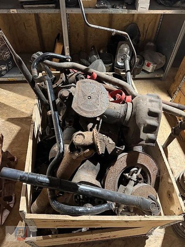 Sonstige Ersatzteile typu Sonstige Vorderachse 425 437 Ersatzteilpaket Konvolut, gebraucht v Fitzen (Obrázek 1)