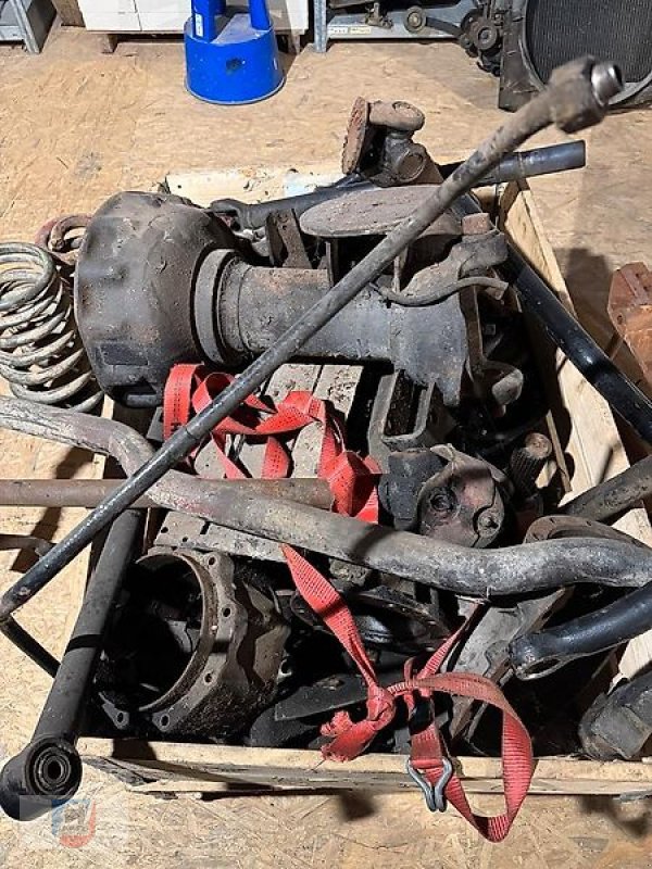 Sonstige Ersatzteile typu Sonstige Vorderachse 425 437 Ersatzteilpaket Konvolut, gebraucht v Fitzen (Obrázek 4)