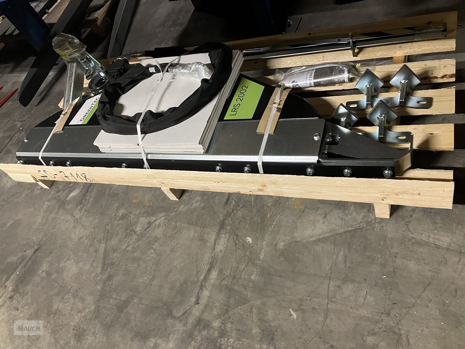 Sonstige Forsttechnik van het type Greentec LRS 2002 Astsäge, Neumaschine in Burgkirchen (Foto 1)