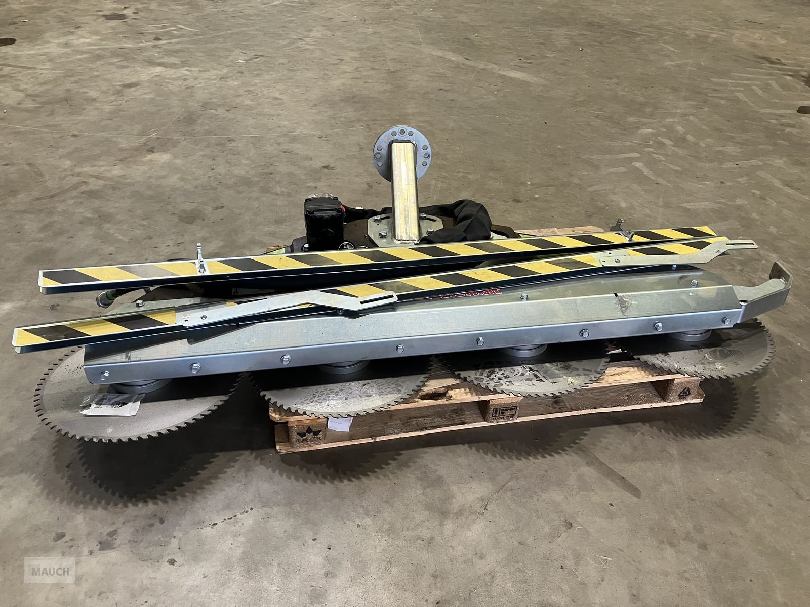 Sonstige Forsttechnik van het type Greentec LRS 2002 Astsäge, Neumaschine in Burgkirchen (Foto 3)