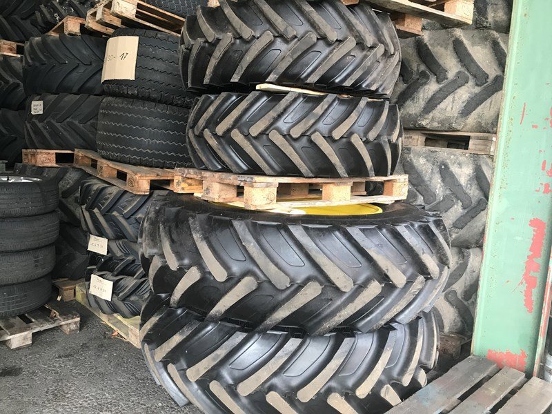 Sonstige Forsttechnik типа John Deere 520/70-38 // 420/70-24, Gebrauchtmaschine в Schwarzhäusern (Фотография 2)