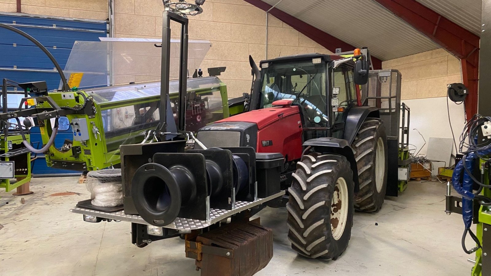 Sonstige Forsttechnik van het type Joma-Tech Pakke og Netmaskine med bagmonteret elevator Komplet Tree Tech sæt med traktor, Gebrauchtmaschine in Kjellerup (Foto 2)